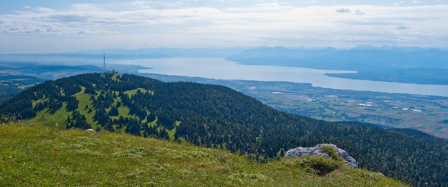 Vue depuis la Dôle sur le lac et les montagnes Rauzeit La Dole Herbstwanderungen Nebelmeer