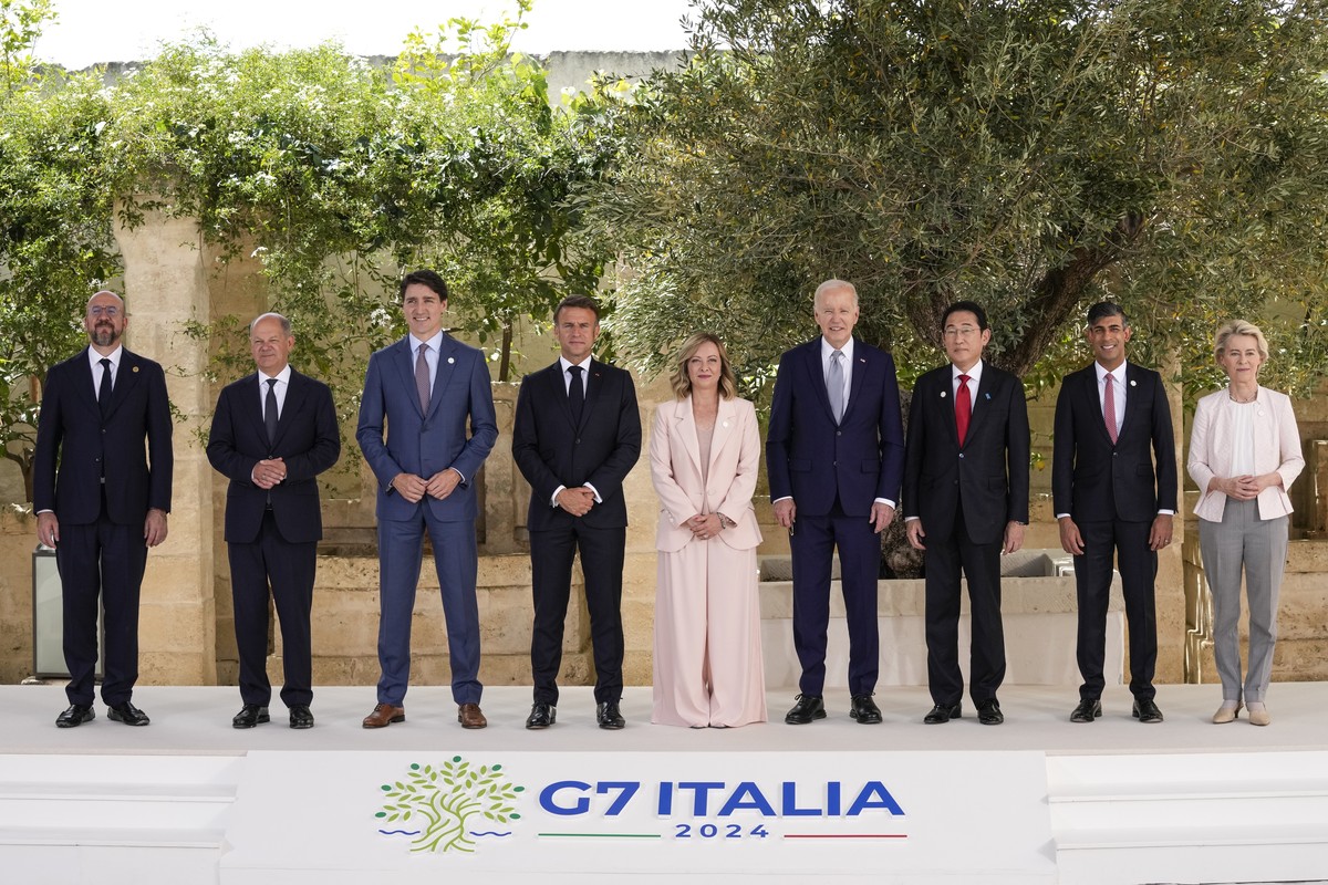 FILE - From left, European Council President Charles Michel, German Chancellor Olaf Scholz, Canada's Prime Minister Justin Trudeau, French President Emmanuel Macron, Italian Prime Minister Giorgi ...