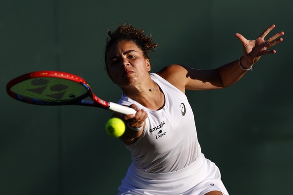 epa12211304 Jasmine Paolini of Italy in action during her Women's 2nd round match against Kamilla Rakhimova of Russia at the Wimbledon Championships, Wimbledon, Britain, 02 July 2025. EPA/TOLGA A ...