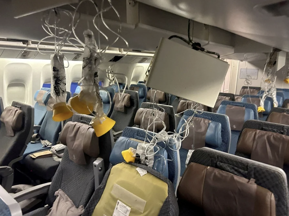 L'expérience a été terrifiante pour les 211 passagers et 18 membres d'équipage du vol SQ321 qui effectuait la liaison Londres-Singapour.