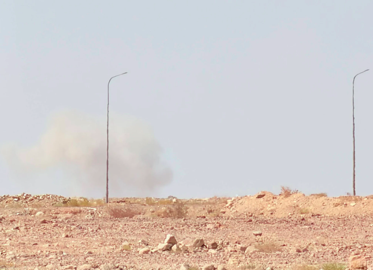 Rauch nach dem Einschlag einer iranischen Rakete in Jordanien.