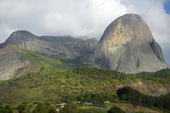 View of famous Blue Rock at the entrance to the Pedra Azul State Park, Venda Nova do Imigrante, Espirito Santo, Brazil Copyright: xAndrexSealex ASE-BRD3418
