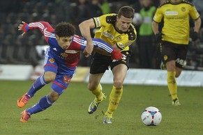 Beide nicht mehr in der Schweiz: Veskovac im Zweikampf mit Mohamed Salah, der kürzlich von Basel zu Chelsea gewechselt ist.