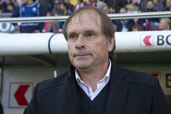 Alain Geiger, coach of Servette FC, looks the game, during the Super League soccer match of Swiss Championship between Servette FC and FC Zuerich, at the Stade de Geneve stadium, in Geneva, Switzerlan ...