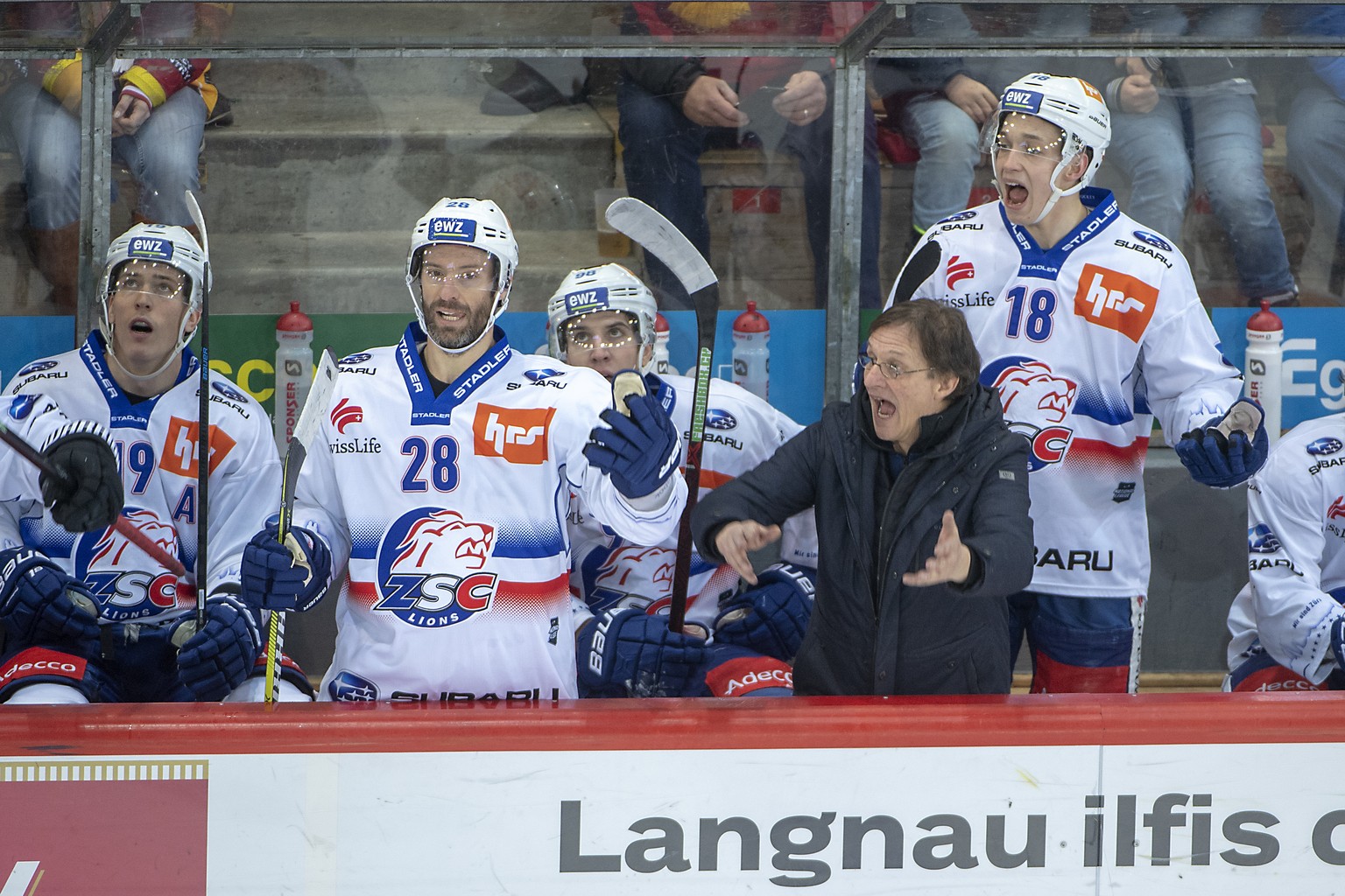 Lions Head Coach, Arno Del Curto, rechts, waehrend dem Meisterschaftsspiel der National League, zwischen den SCL Tigers und den ZSC Lions, am Freitag 18. Januar 2019 im Ilfisstadion in Langnau. (KEYST ...