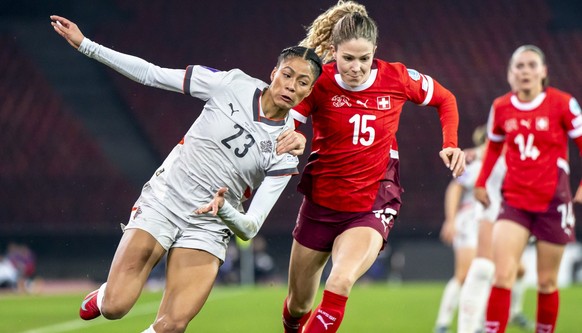Iceland&#039;s Sveindis Jonsdottir, left, fights for the ball against Switzerland&#039;s Luana Buehler, right, during the UEFA Nations League women&#039;s soccer match between Switzerland and Iceland  ...