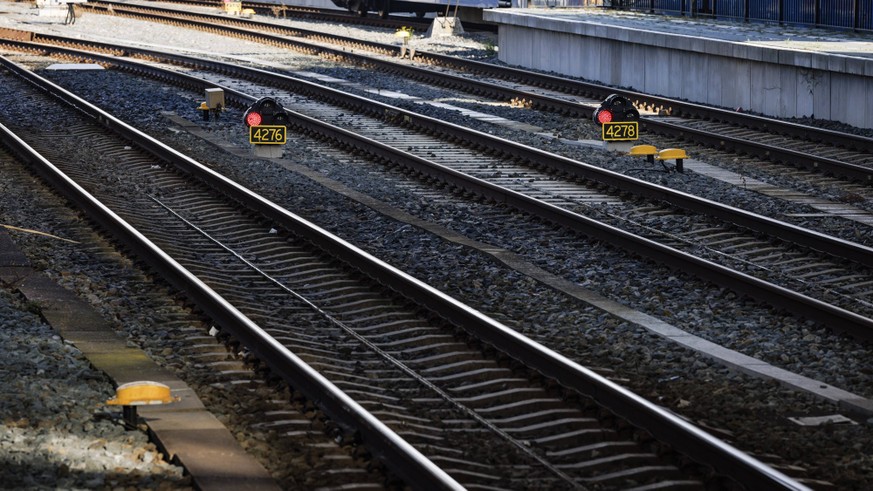 ZWOLLE - An empty platform at Zwolle station. In parts of the country, no trains are running due to a malfunction that originated at thirteen locations on the tracks in the Central Netherlands. VINCEN ...