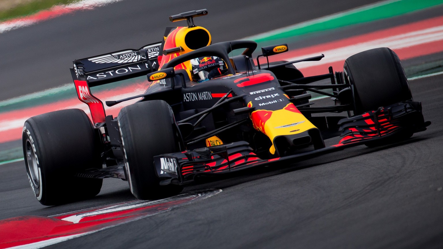 epa06566217 Australian driver Daniel Ricciardo of Red Bull takes a corner during the Formula One pre-season testing at the Circuit de Barcelona-Catalunya race track in Montmelo, Catalonia, Spain, 26 F ...