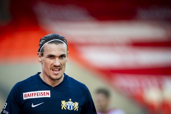Le milieu zuerichois Benjamin Kololli, lors de la rencontre de football de Super League entre FC Sion et FC Zuerich le samedi 17 avril 2021 a Sion. (KEYSTONE/Jean-Christophe Bott)