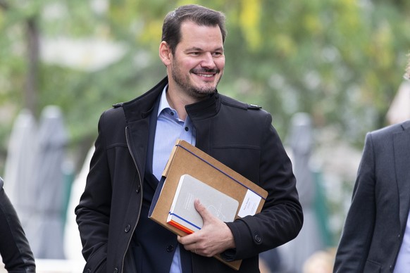 Pierre Maudet, ancien conseiller d&#039;Etat genevois, arrive au palais de justice pour la deuxieme journee de son proces devant la Chambre penale d&#039;appel et de revision de Geneve, ce mardi 12 oc ...