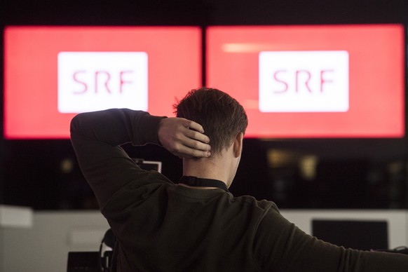 Journalisten verfolgen die Volksinitiative "Ja zur Abschaffung der Radio- und Fernsegebuehren - No Billag" im Fernsehstudio der SRG in Leutschenbach, aufgenommen am Sonntag, 4. Maerz 2018 in ...