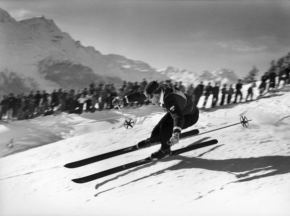 ARCHIV --- ZUM TOD DES EHEMALIGEN SCHWEIZER SKIRENNFAHRERS KARL MOLITOR STELLEN WIR IHNEN FOLGENDES BILD ZUR VERFUEGUNG --- The Swiss ski racer Karl Molitor in the olympic downhill skiing at the Winte ...