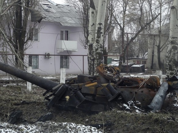 Ein zerstörter Panzer in der Nähe von Donezk.