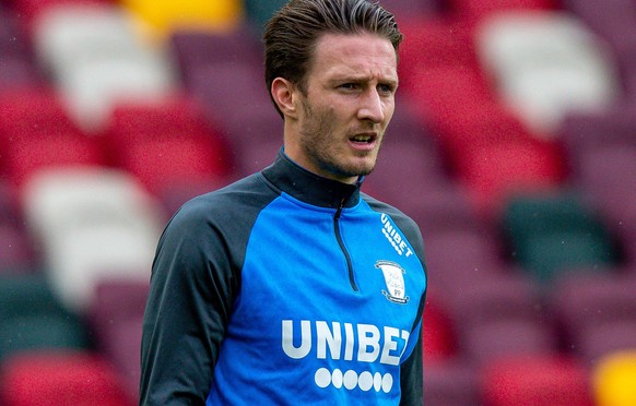 Brentford v Preston North End EFL Sky Bet Championship 04/10/2020. Transfer target Preston North End defender Ben Davies 6warming up before the EFL Sky Bet Championship match between Brentford and Pre ...