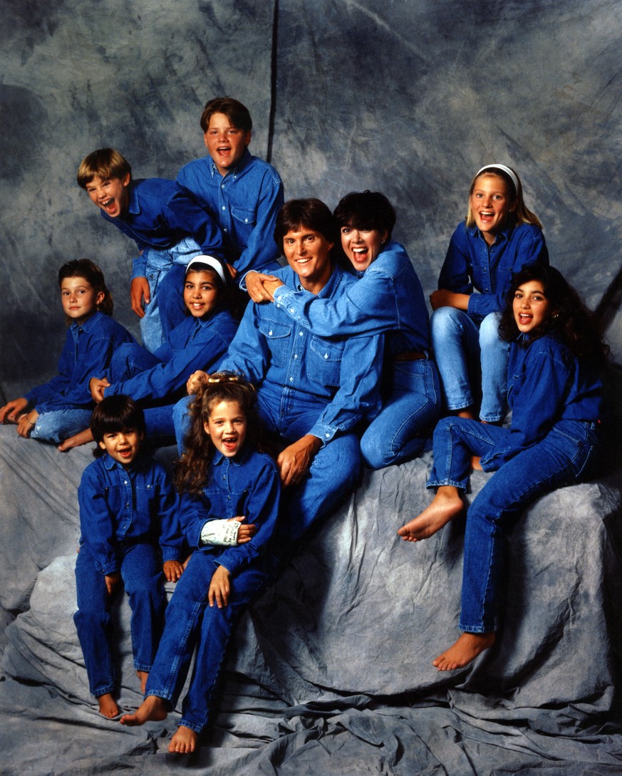 Sooooo viele Kardashians! Rechts aussen Kim, 1991, in der Mitte ihr Stiefvater Bruce Jenner.