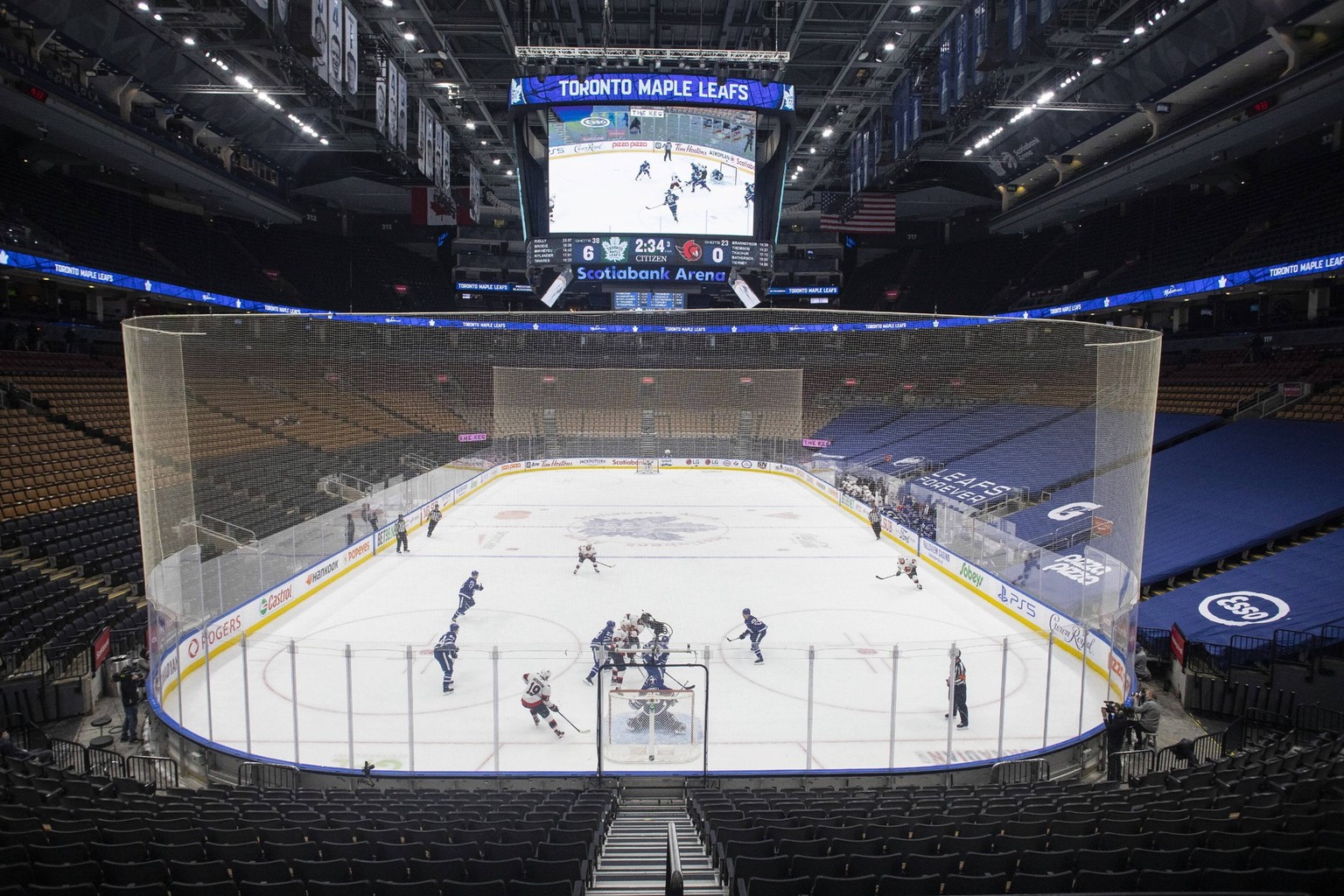 Sport Bilder des Tages January 1, 2022, Toronto, ON, CANADA: Toronto Maple Leafs take on Ottawa Senators in front of a near empty Scotiabank Arena during NHL, Eishockey Herren, USA hockey action in To ...