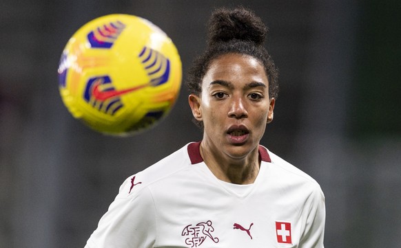 Swiss Eseosa Aigbogun concentrates on the ball during the women