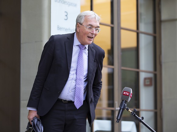 Der Basler Regierungsrat Christoph Brutschin stellt die Forderung nach einer Erh�hung des H�rtefallfonds auf �ber eine Milliarde Franken in den Raum. (Archivbild)