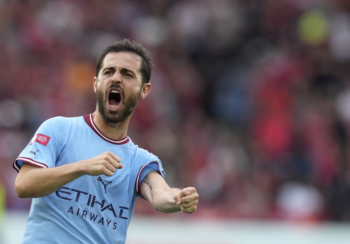 epa10099007 Manchester City's Bernardo Silva reacts during the FA Community Shield soccer match between Liverpool FC and Manchester City in Leicester, Britain, 30 July 2022. EPA/Andrew Yates EDIT ...