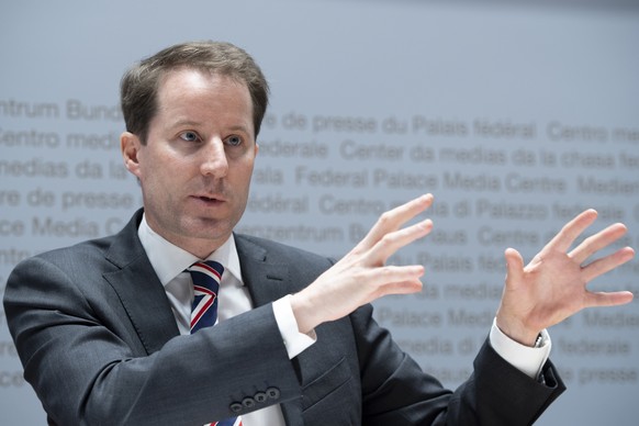 Fraktionpraesident und Nationalrat Thomas Aeschi (ZG) spricht an einer Medienkonferenz ueber das Parteiprogramm der SVP fuer die Legislatur 2019-2023, am Donnerstag, 10. Januar 2019, im Medienzentrum  ...