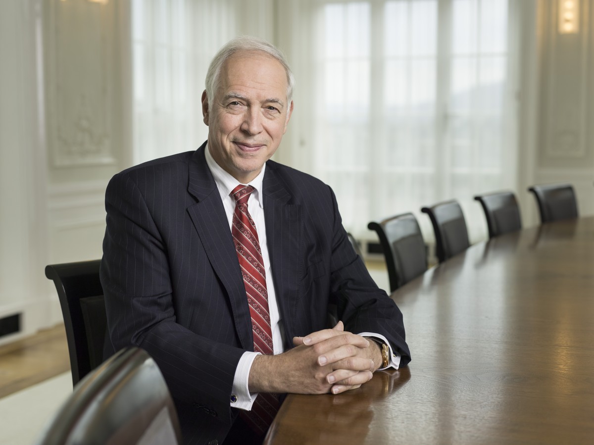 ARCHIV - ZUR PENSIONIERUNG DES STAATSSEKRETAERS FUER INTERNATIONALE FINANZFRAGEN, JACQUES DE WATTEVILLE, STELLEN WIR IHNEN FOLGENDES BILDMATERIAL ZUR VERFUEGUNG - Portrait von Jacques de Watteville, S ...