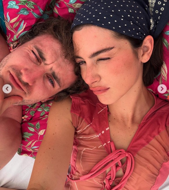 Wie einst die echten Hipies: Paul und Gracie.