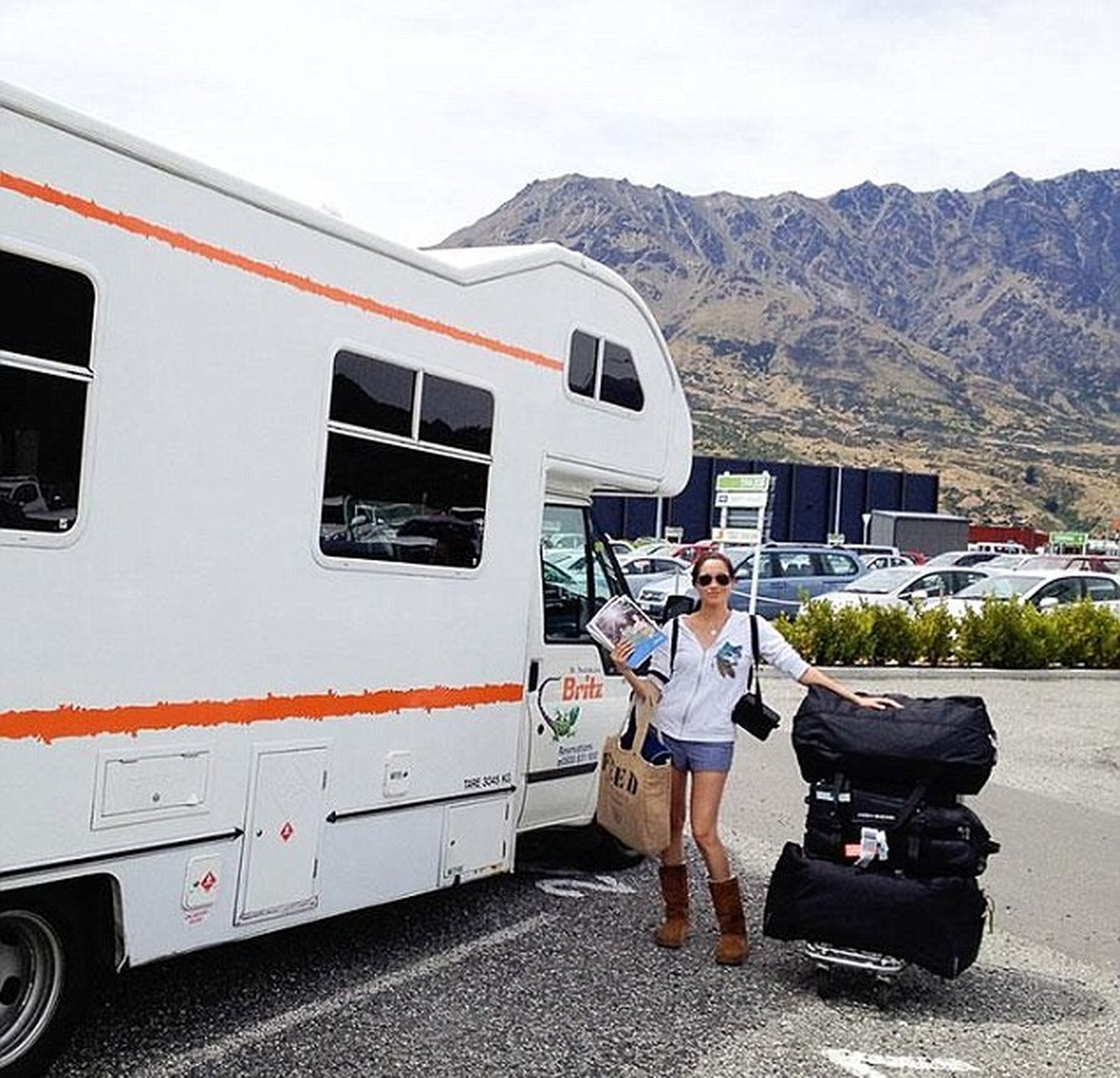 En 2014, Meghan se lance dans un road trip en Nouvelle-Zélande, arborant sans honte ces immondices.
