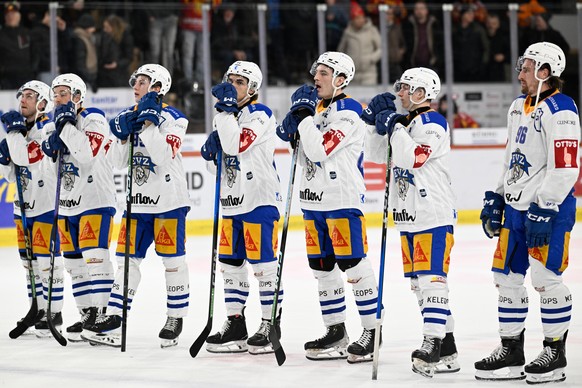 Zugs Spiler geschlagen nach dem Eishockey-Qualifikationsspiel der National League, zwischen den SCL Tigers und dem EV Zug, am Freitag, 5. Dezember 2025, in der Emmental Versicherung Arena in Langnau.( ...