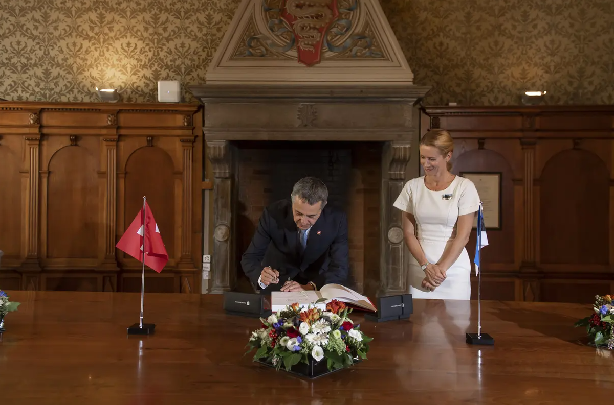 Könnten sich bald öfter sehen: EU-Aussenbeauftragte Kaja Kallas und Aussenminister Ignazio Cassis. Bild: Cassis empfängt als Bundespräsident Kallas als damalige estnische Premierministerin.