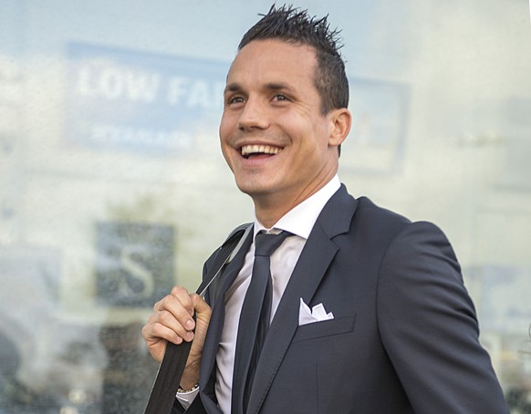 Basel&#039;s Philipp Degen on his arrival at the John Lennon Airport in Liverpool, Great Britain, on Monday, December 8, 2014. Switzerland&#039;s FC Basel 1893 is scheduled to play against Britain&#03 ...