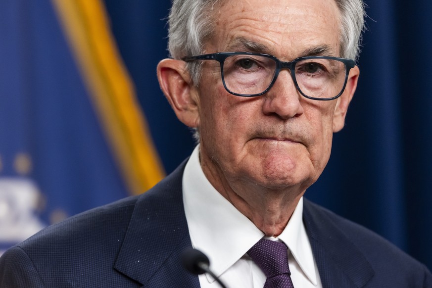 epa12081815 US Chair of the Federal Reserve Jerome Powell announces the Fed will not change interest rates following their two-day policy conference in Washington, DC USA, 07 May 2025. US President Do ...
