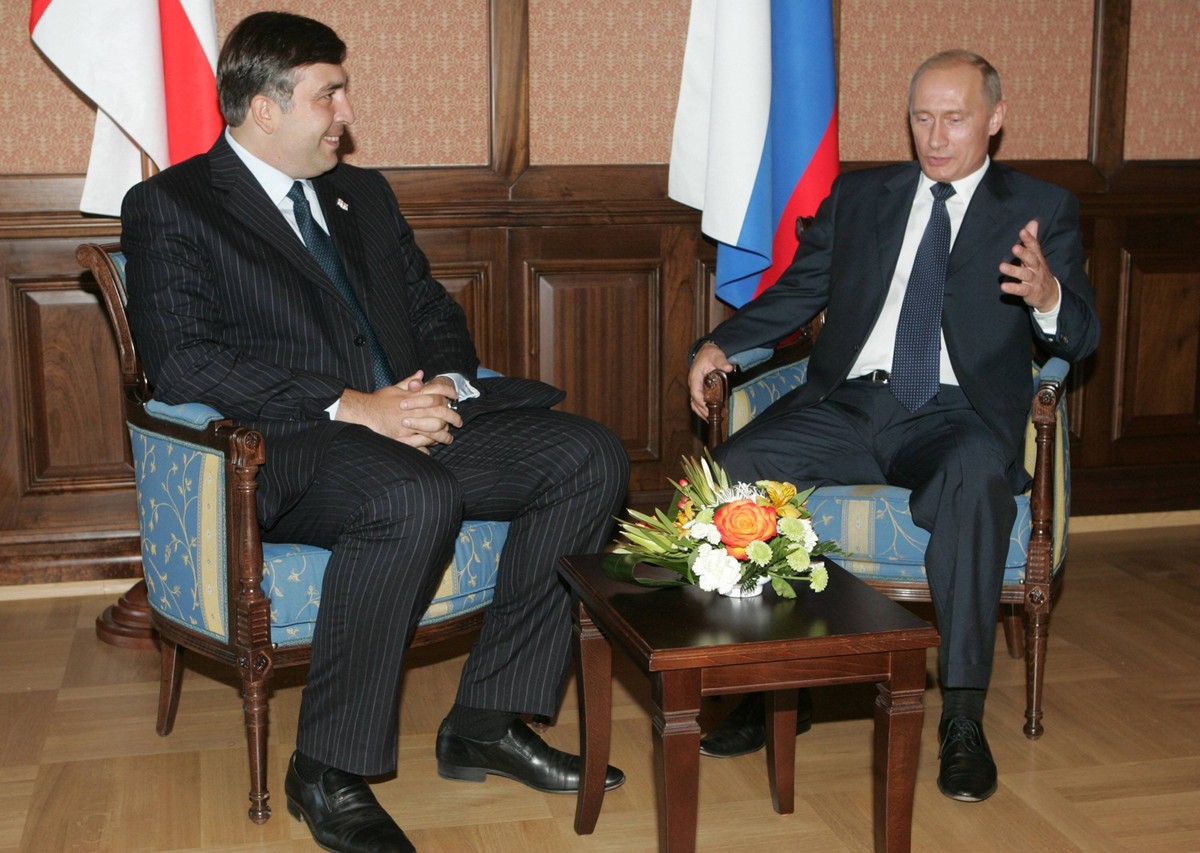 Tatarstan. The president of Russia Vladimir Putin and the president of Georgia Michael Saakashvili on negotiations during skachek on a prize of the president of Russia in Kazan. PUBLICATIONxINxGERxSUI ...