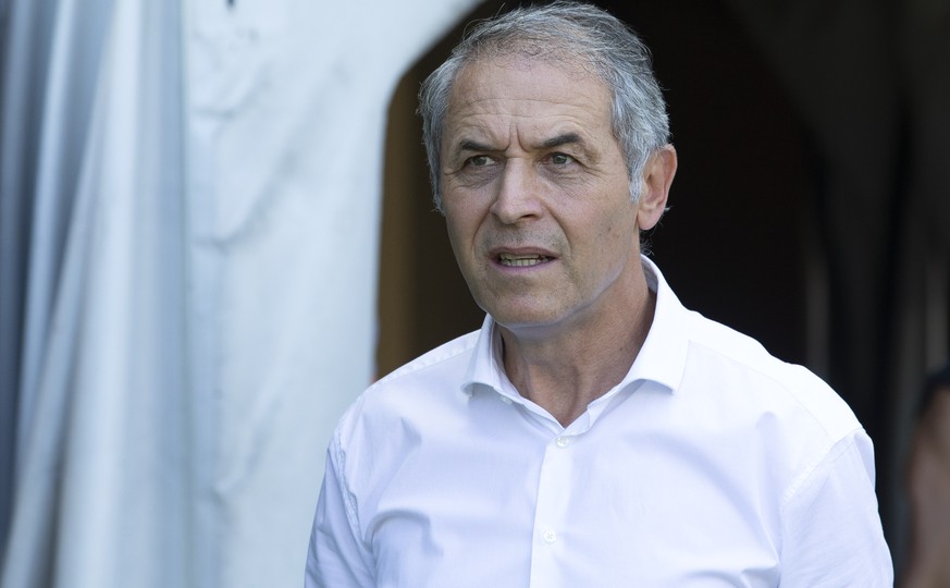 Marcel Koller, coach of FC Basel arrives on the pitch, prior the Super League soccer match of Swiss Championship between Servette FC and FC Basel, at the Stade de Geneve stadium, in Geneva, Switzerlan ...