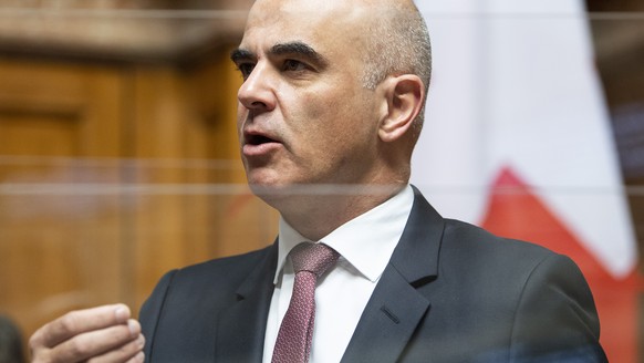 Bundesrat Alain Berset spricht im Nationalrat an der Herbstsession der Eidgenoessischen Raete, am Mittwoch, 22. September 2021, in Bern. (KEYSTONE/Peter Schneider)