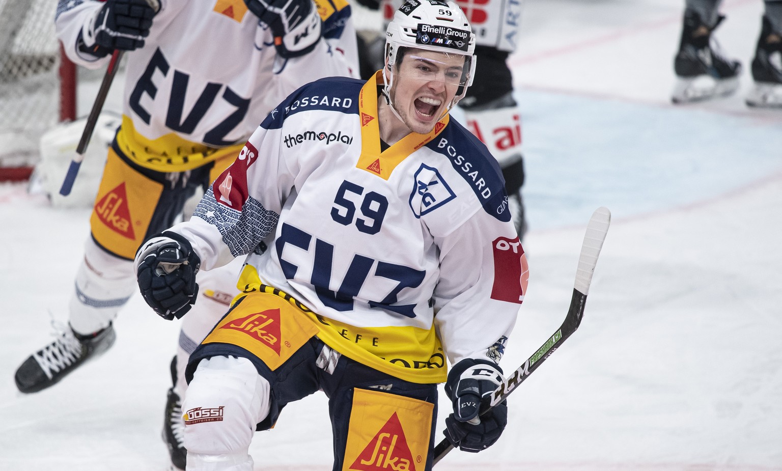 Zug&#039;s player Dario Simion, celebrates the 0-1 goal, during the fourth game of the quarter final playoffs of National League 2021/22 between HC Lugano and EV Zug at the Corner Arena in Lugano, Thu ...