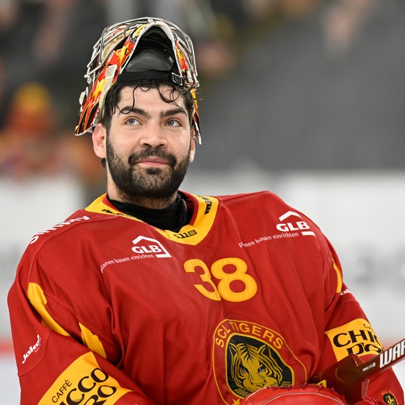 Tigers Goalie Stephane Charlin, im sechsten Eishockey Playoff Viertelfinalspiel der National League, zwischen den SCL Tigers und dem Lausanne HC, am Sonnatg 23. Maerz 2025, in der Emmental Versicherun ...