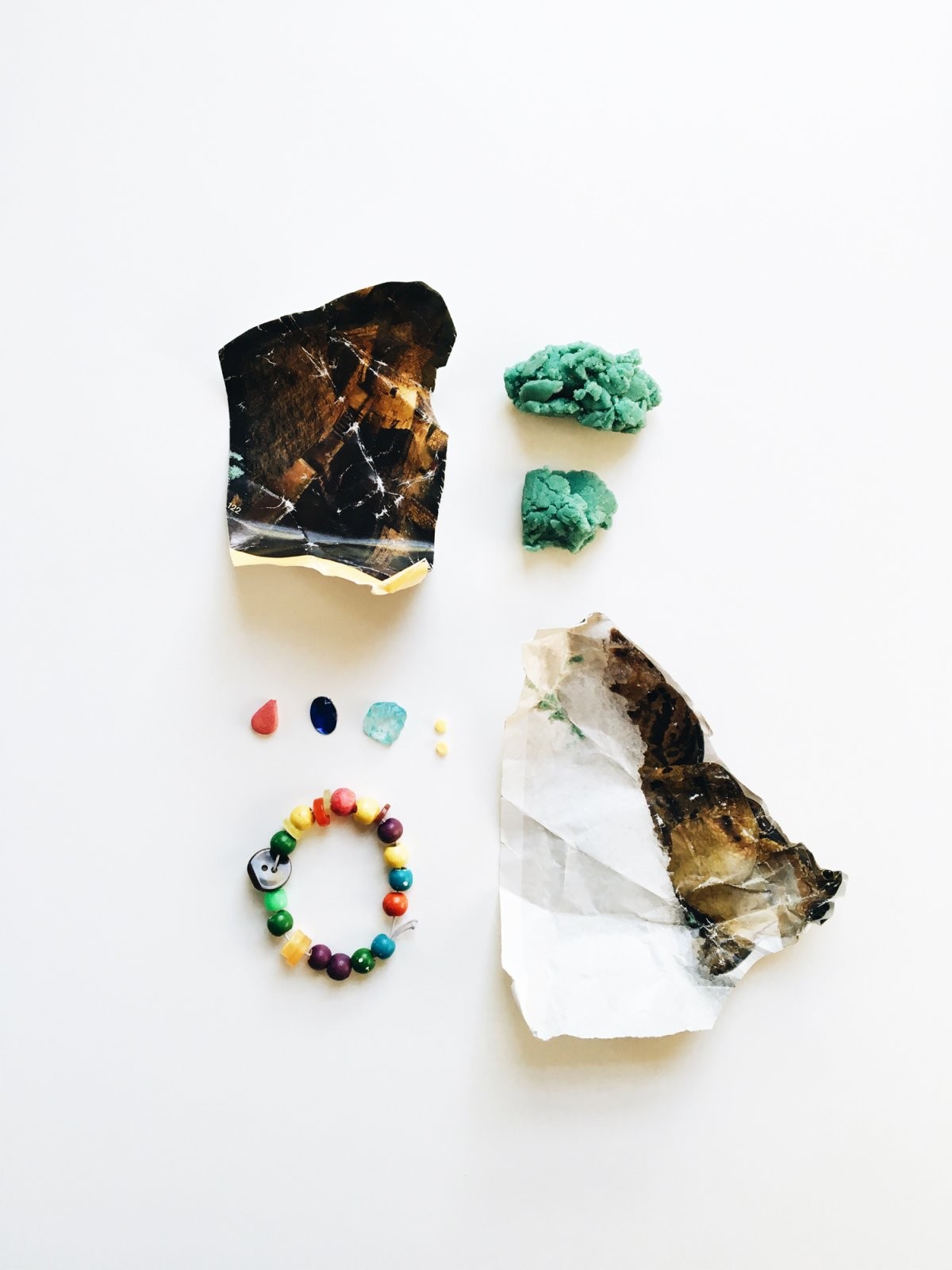 melissa kaseman, preschool pocket treasures

http://www.melissakaseman.com/preschool-pocket-treasures/