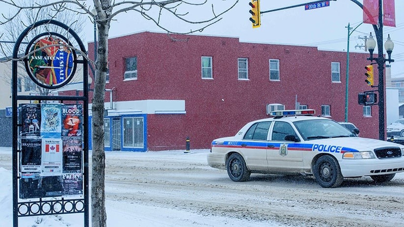 Saskatooner Erfrierungstode
Saskatoon Police patrol 20th Street and Avenue D in the Riversdale neighbourhood of Saskatoon. (Photograph by Derek Mortensen)