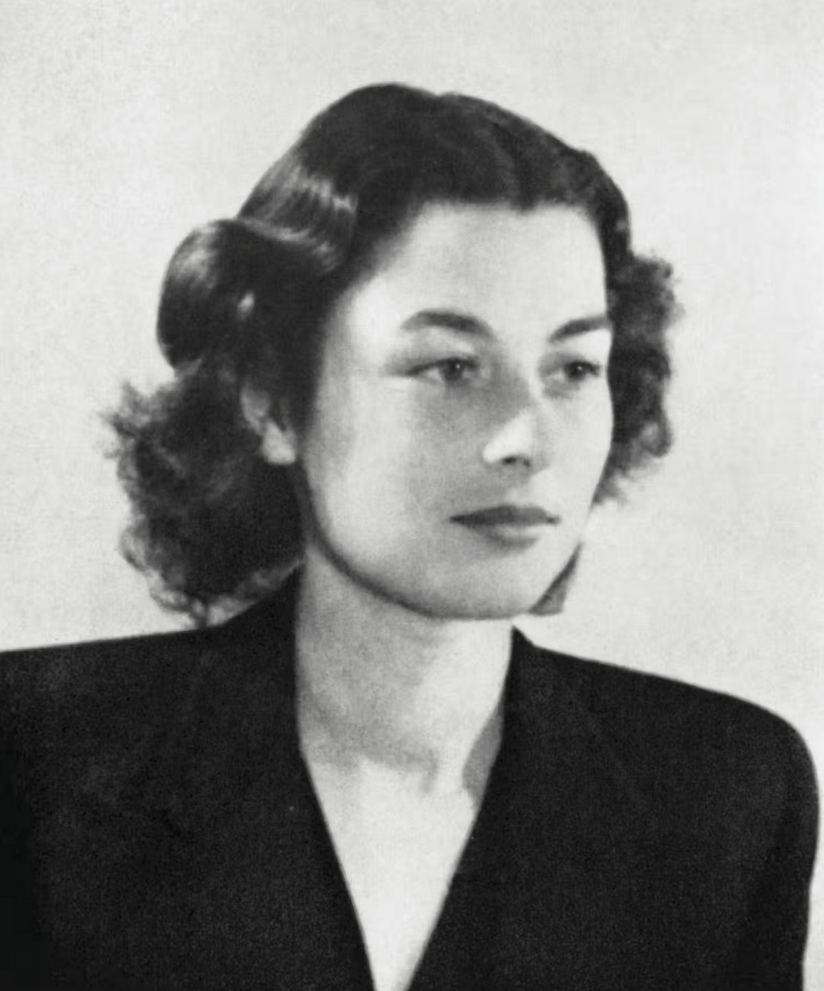 Portrait de Violette Szabo, agente de liaison du réseau Salesman (Limousin). Collection de l’Imperial War Museum IWM (HU 16541). Violette Szabo Connue de la résistance sous le nom de Corinne. Rejoint  ...