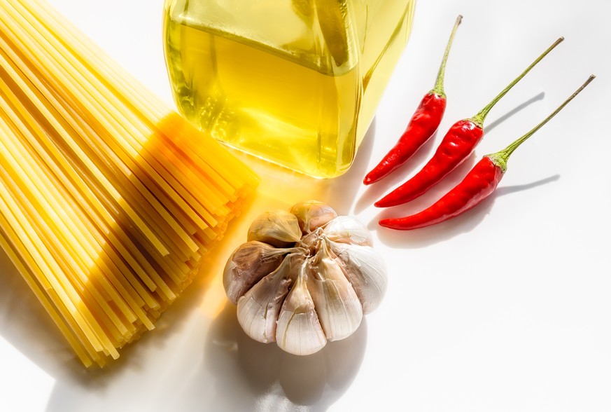 aglio olio peperoncini spaghetti pasta