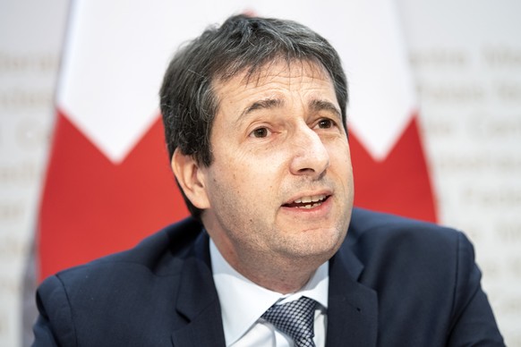 Bundesratssprecher Andre Simonazzi spricht an einer Medienkonferenz zur Botschaft zur Begrenzungsinitiative, am Freitag, 30. November 2018, in Bern. (KEYSTONE/Peter Schneider)