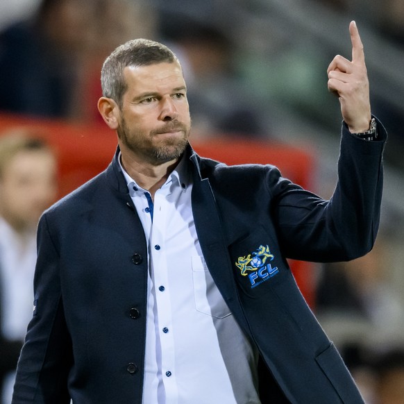 L&#039;entraineur lucernois Mario Frick lors de la rencontre du championnat de football de Super League entre le FC Sion et le FC Luzern le mercredi 11 mai 2022 au stade de Tourbillon a Sion. (KEYSTON ...