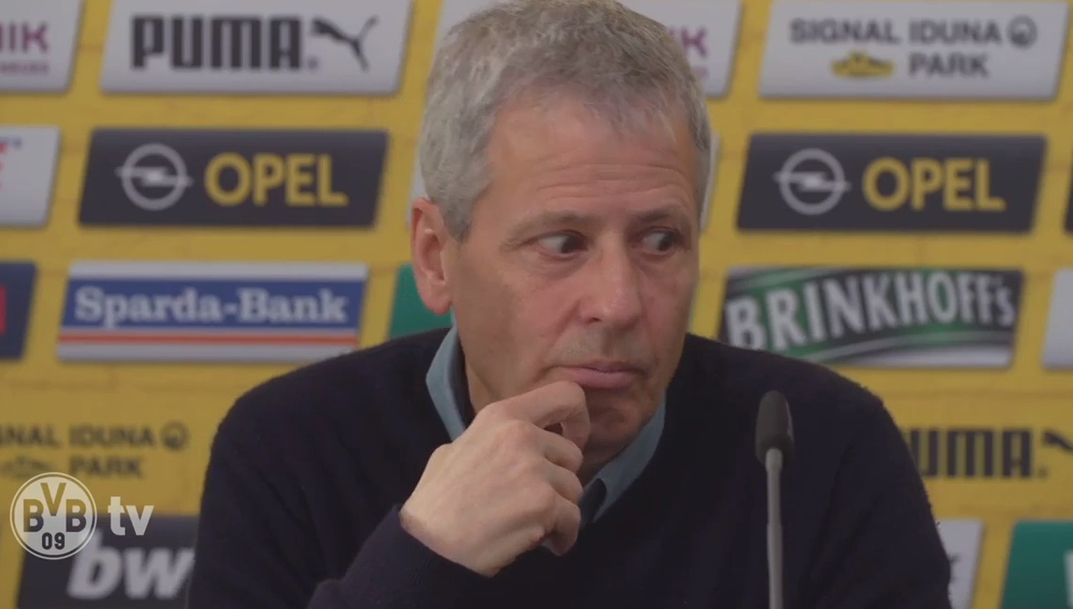 Nein, Auskunft gibt Lucien Favre nicht gern.