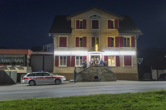 Das Restaurant Loewen in Kaltbrunn in dem die Pnos (Partei national orientierter Schweizer) die Gruendung von fuenf Pnos-Sektionen feiert, am Samstag, 22. Oktober 2016. (KEYSTONE/Benjamin Manser)