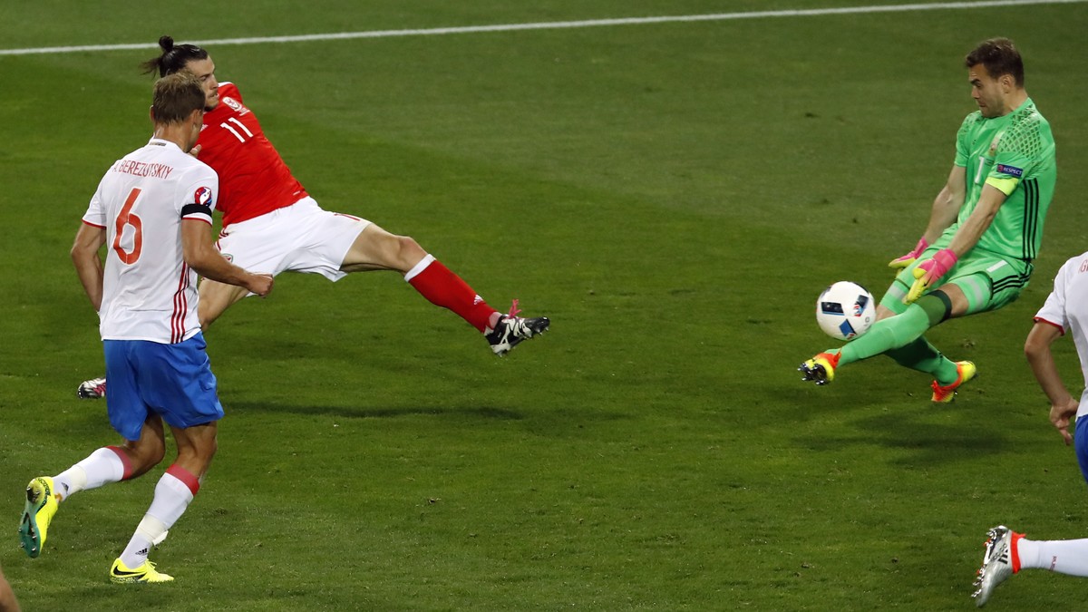 Niemand will die russische Captainbinde. Am Ende trägt sie Igor Akinfejew. Ist halt doof, wenn man keinen Shaqiri in der Mannschaft hat.&nbsp;