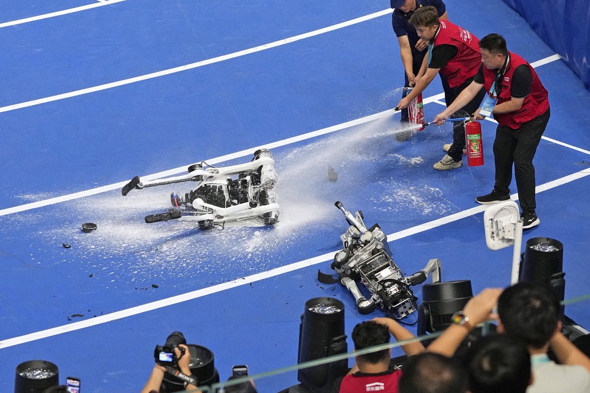 World Humanoid Robot Games in Beijing The Tien Kung Ultra robot developed by Beijing Innovation Center of Humanoid Robotics Co. catches fire after crashing into a mat set up for deceleration following ...
