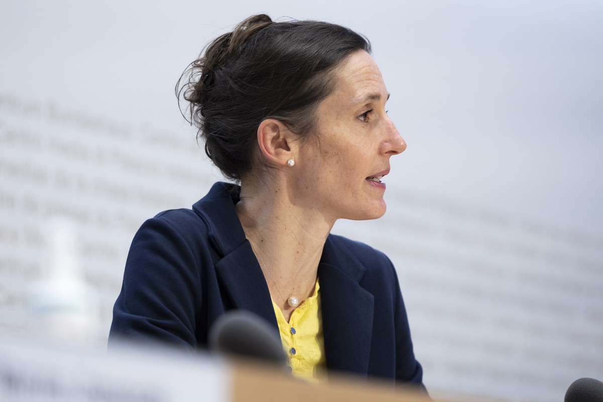 Tanja Stadler, Praesidentin, National COVID-19 Science Task Force, spricht waehrend einer Medienkonferenz zur aktuellen Situation des Coronavirus, am Dienstag, 11. Januar 2022 in Bern. (KEYSTONE/Peter ...
