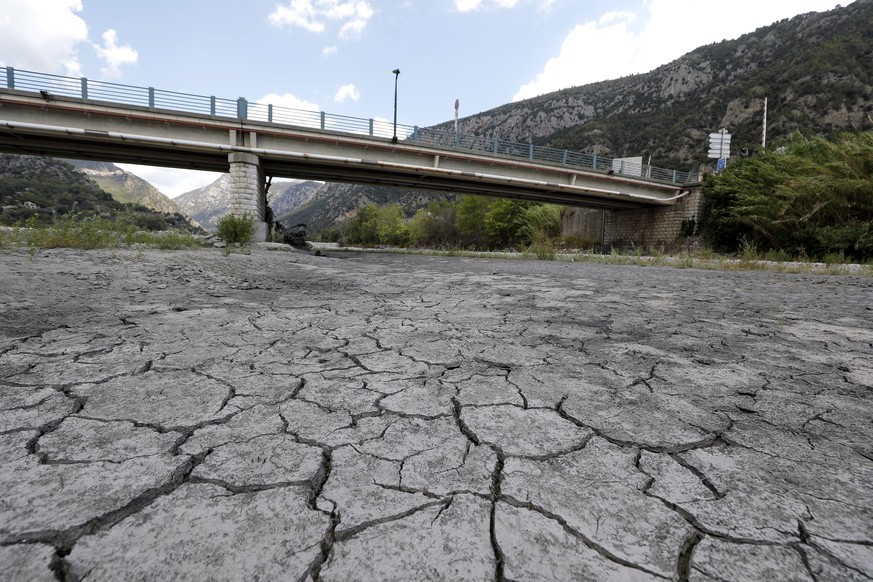 epa10109898 A dried up part of the Var riverbed in Saint-Martin-du-Var, southern France, 07 August 2022. The south of France is experiencing dry weather and drought with record high temperatures. EPA/ ...