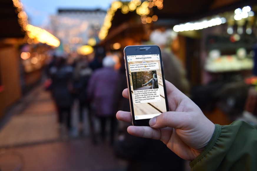 Originelle Idee? Die Geschichte rund um Christi Geburt kann auf dem Handy mitverfolgt werden.&nbsp;