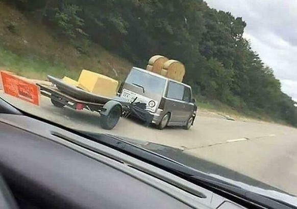 shitty car mods https://www.reddit.com/r/Shitty_Car_Mods/comments/g5zyzp/overcompensating_much/
